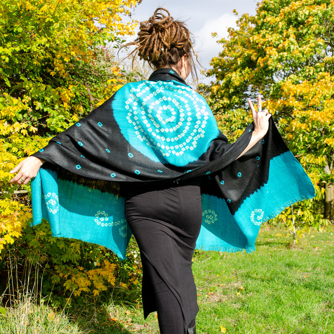 Pure wool ‘Bandhani’ Shawl | Blue Orbit